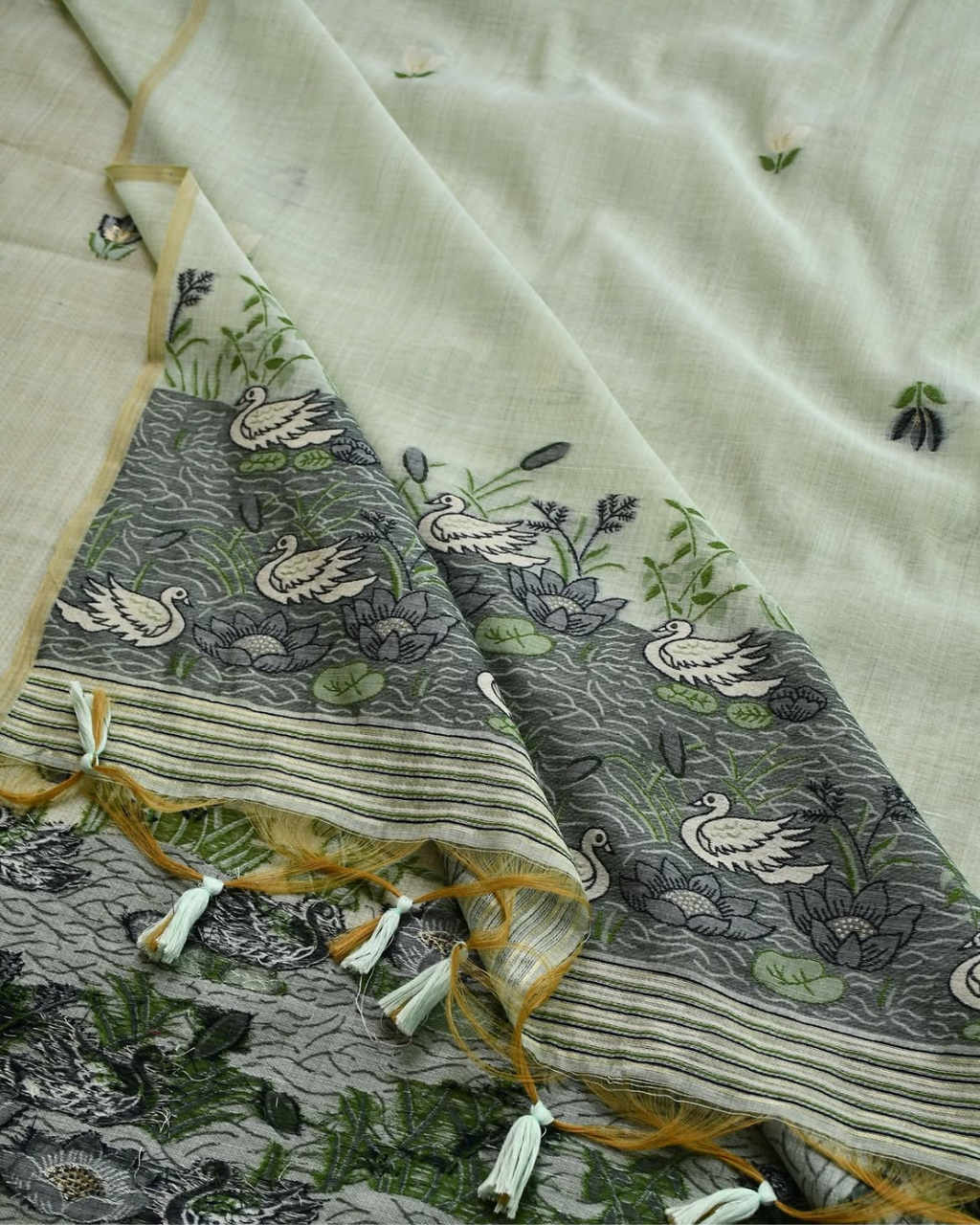 Kayra - Green Floral Swan Printed Traditional Suit Set