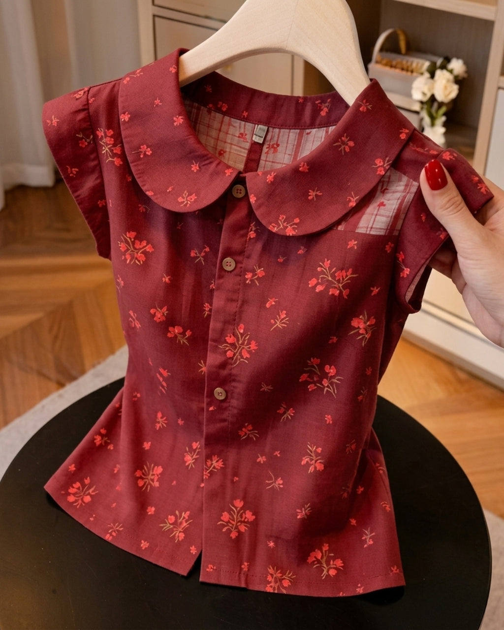 Ami - Vintage Floral Embroidered Peter Pan Collar Top