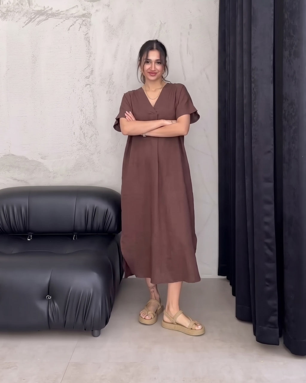 Kiana - Brown Premium Linen Relaxed V-Neck Midi Dress